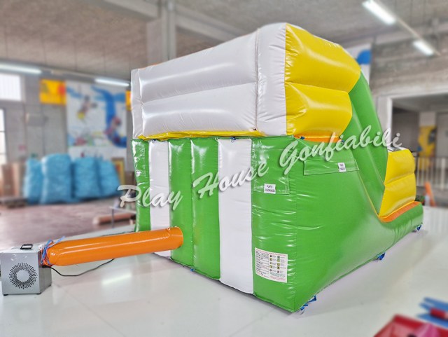 scivolo-gonfiabile-piccolo-per-bambini (2)